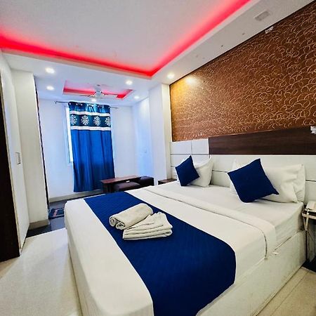 Hotel Palm Majestic At Airport Neu-Delhi Exterior foto