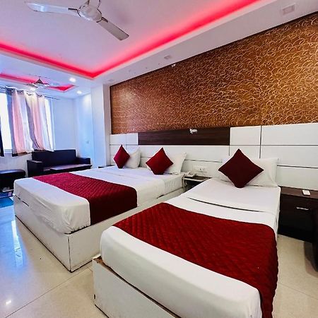 Hotel Palm Majestic At Airport Neu-Delhi Exterior foto