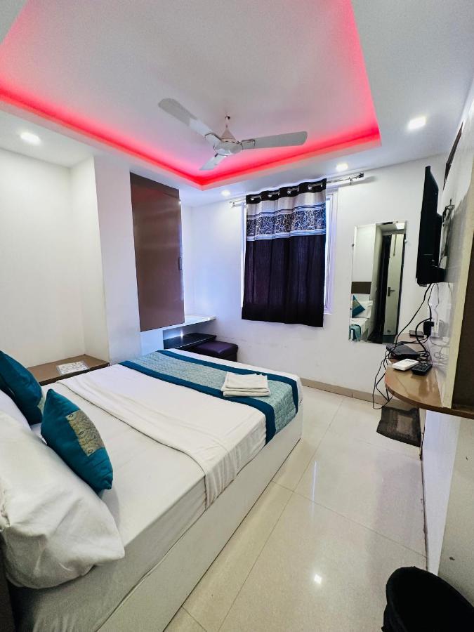 Hotel Palm Majestic At Airport Neu-Delhi Exterior foto