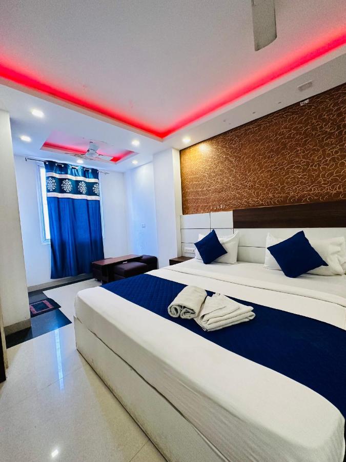 Hotel Palm Majestic At Airport Neu-Delhi Exterior foto