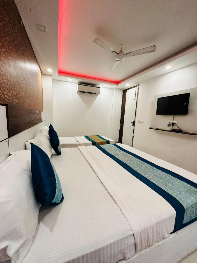 Hotel Palm Majestic At Airport Neu-Delhi Exterior foto