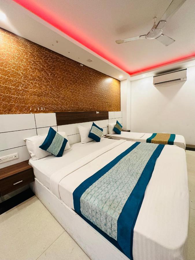 Hotel Palm Majestic At Airport Neu-Delhi Exterior foto