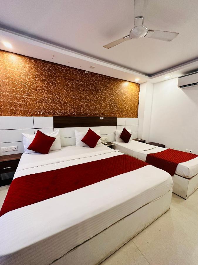 Hotel Palm Majestic At Airport Neu-Delhi Exterior foto
