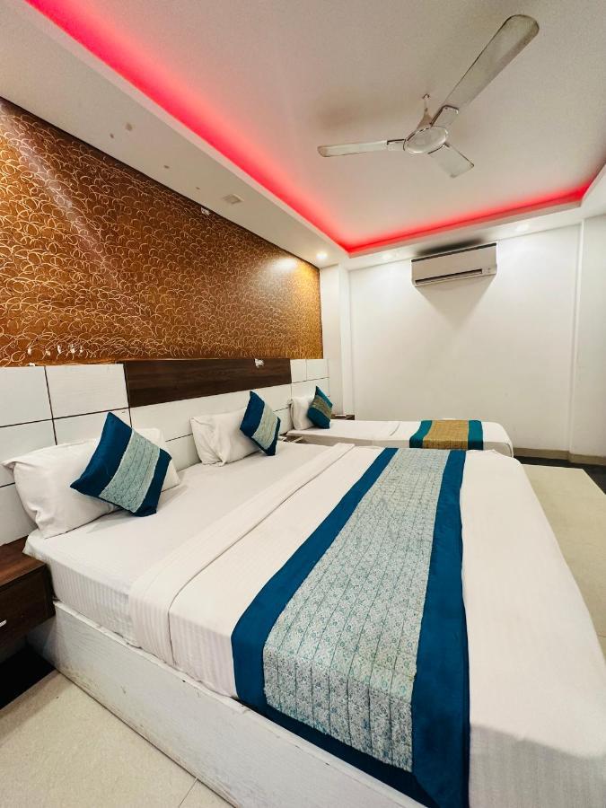 Hotel Palm Majestic At Airport Neu-Delhi Exterior foto