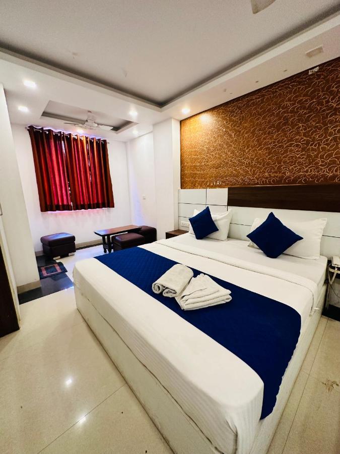 Hotel Palm Majestic At Airport Neu-Delhi Exterior foto