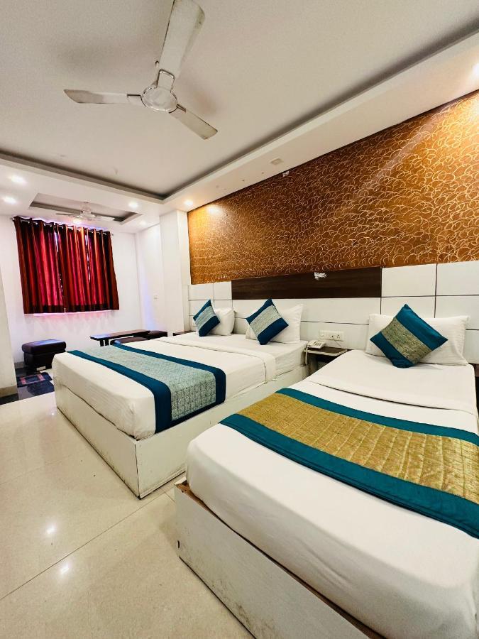 Hotel Palm Majestic At Airport Neu-Delhi Exterior foto