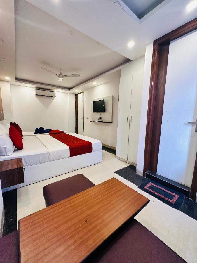 Hotel Palm Majestic At Airport Neu-Delhi Exterior foto