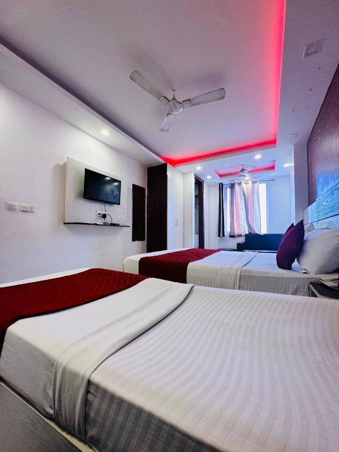 Hotel Palm Majestic At Airport Neu-Delhi Exterior foto
