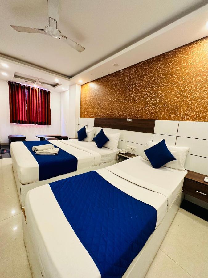 Hotel Palm Majestic At Airport Neu-Delhi Exterior foto