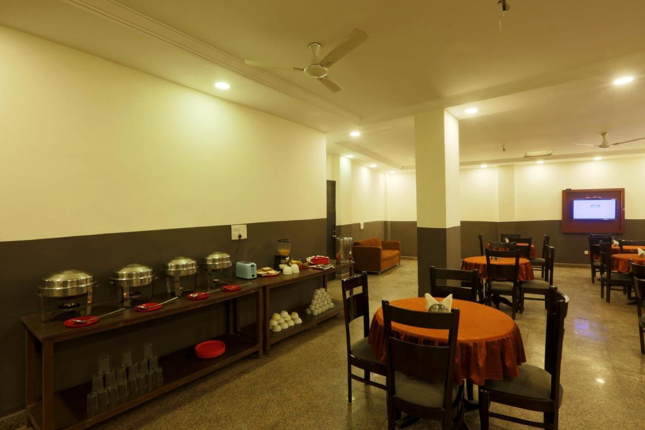 Hotel Palm Majestic At Airport Neu-Delhi Exterior foto