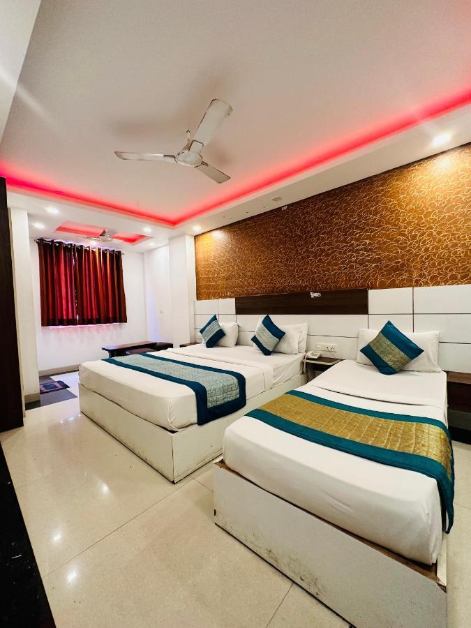 Hotel Palm Majestic At Airport Neu-Delhi Exterior foto